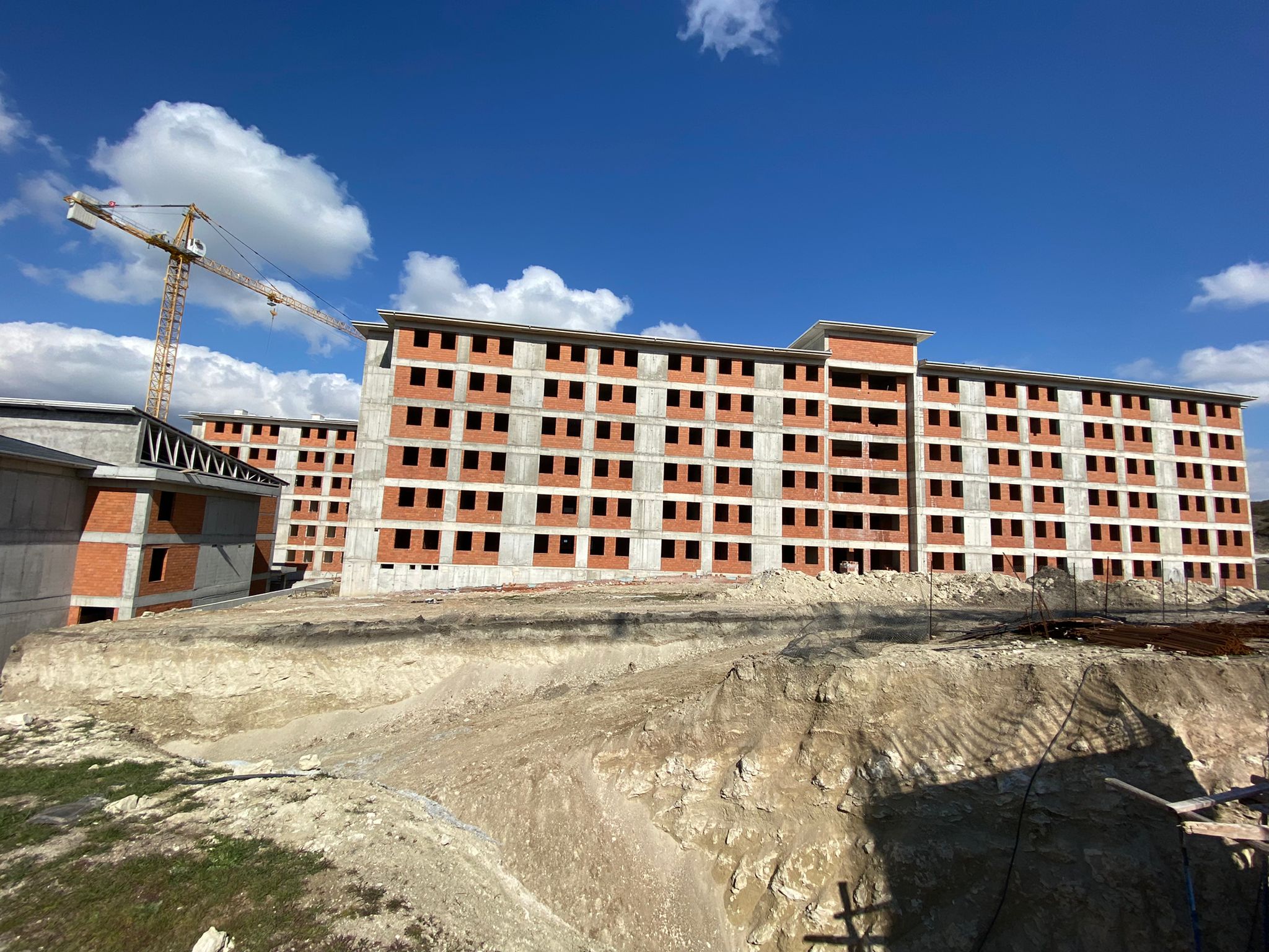 T.C. GENÇLİK VE SPOR BAKANLIĞI KREDİ VE YURTLAR KURUMU BALIKESİR 1500 KİŞİLİK YURT YERLEŞKESİ 2.ETAP İŞİ