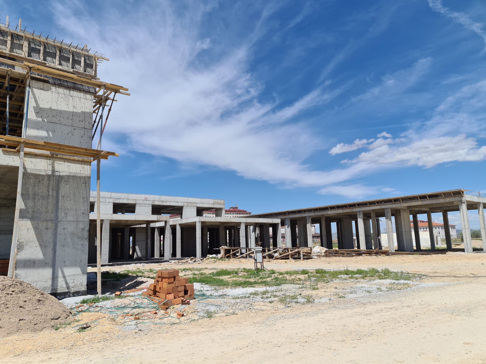 AKÜ VETERİNER SAĞLIK UYGULAMA VE ARAŞTIRMA MERKEZİ İNŞAATI İŞİ
